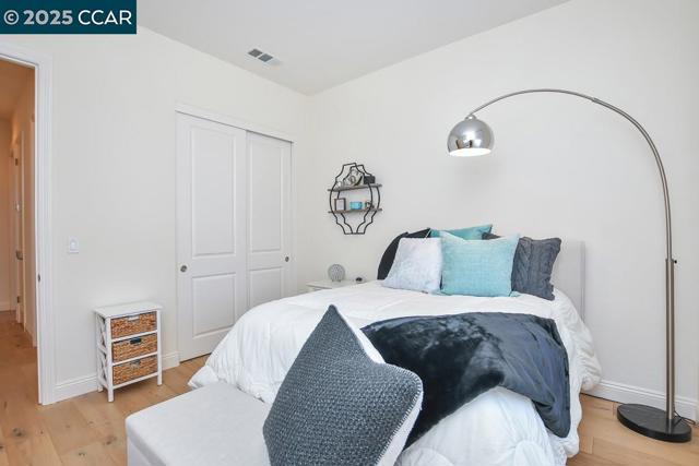 1746 Veneto Ln, Brentwood CA: https://media.crmls.org/mediaz/92fbda21-5ea1-4c6f-90fc-51836c9a5e3e.jpg