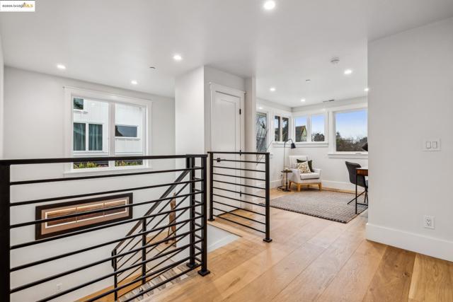 2312 Eighth St, Berkeley CA: https://media.crmls.org/mediaz/92fbefa3-4027-4e78-a958-ab8326e8651a.jpg