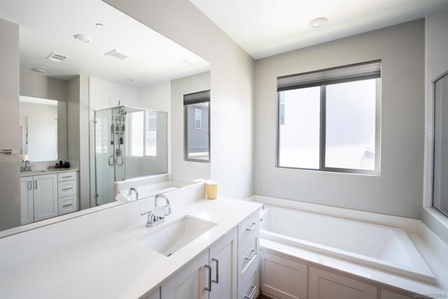 1777 Whitmore Loop, Chula Vista CA: https://media.crmls.org/mediaz/92fc5204-1d89-472c-8d76-737c427c9b8b.jpg