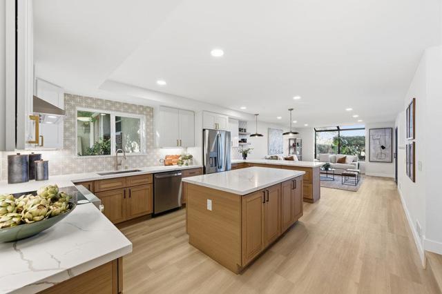 370 Burning Tree Court, Half Moon Bay CA: https://media.crmls.org/mediaz/92fcfa99-d661-4419-bdcb-c69241bbf6aa.jpg