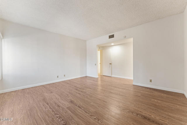 Detail Gallery Image 19 of 31 For 960 San Pasqual St #210,  Pasadena,  CA 91106 - 2 Beds | 3 Baths