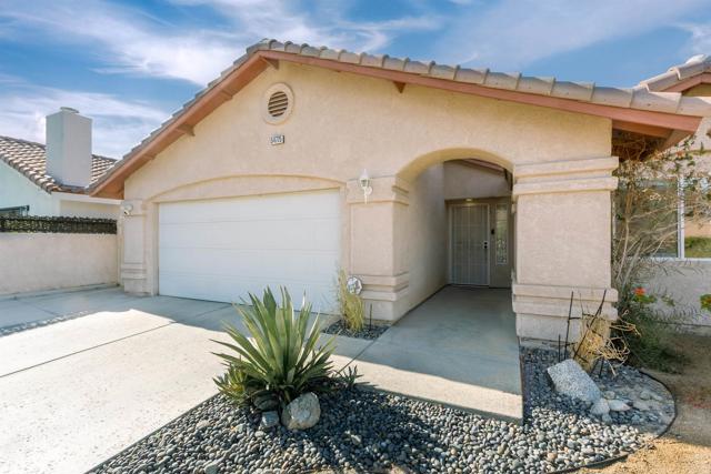Detail Gallery Image 3 of 32 For 54725 Avenida Rubio, La Quinta,  CA 92253 - 3 Beds | 2 Baths