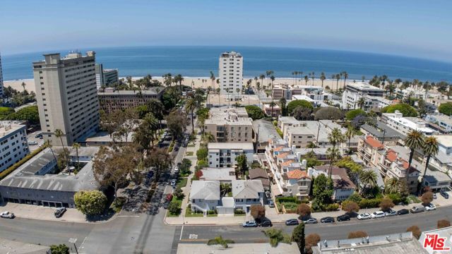 231 California Avenue, Santa Monica CA: https://media.crmls.org/mediaz/92fe63f8-1a03-4dcc-8e17-50b377004ffe.jpg