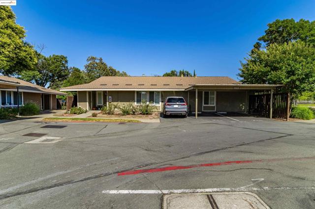 2059 Olivera Rd, Concord CA: https://media.crmls.org/mediaz/92ffd9b0-d661-43dd-90ea-2c107a05f5ab.jpg