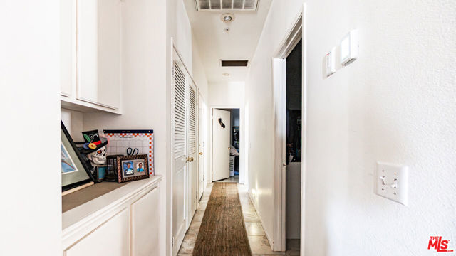 16850 Via Lunado, Moreno Valley CA: https://media.crmls.org/mediaz/930008e6-0242-45d8-9900-ac3c4c595624.jpg
