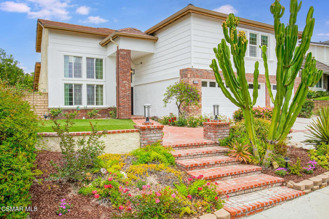 2111 Peak Place, Thousand Oaks CA: https://media.crmls.org/mediaz/9301bb9f-34c2-4181-bbad-71ba527d2973.jpg