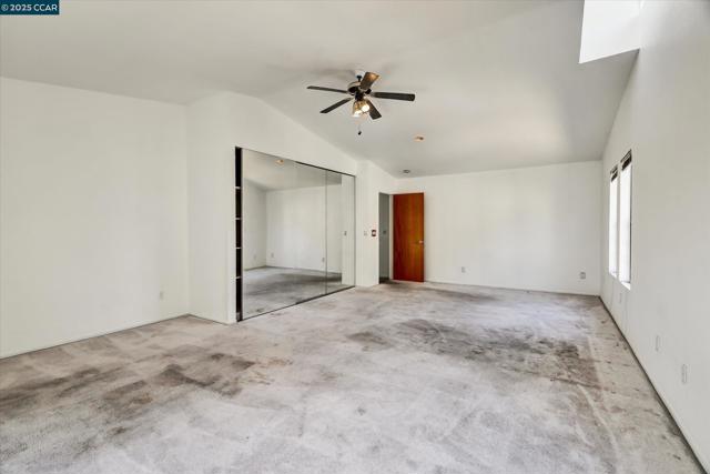 1069 16Th St, Oakland CA: https://media.crmls.org/mediaz/9302767c-3d11-4d20-bb6b-4a151babc50a.jpg