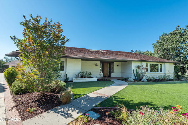 1251 Calle Las Casas, Thousand Oaks CA: https://media.crmls.org/mediaz/93031fa2-0c38-406c-baa0-a8bf7e094314.jpg