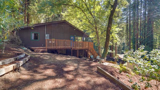 526 Lower Locksley Road, Boulder Creek CA: https://media.crmls.org/mediaz/9303cb6b-ff25-48ea-82a5-e425441a10f1.jpg