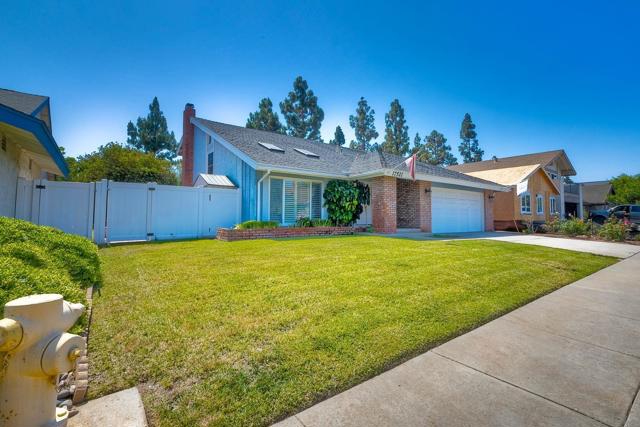 17521 Hada Dr, San Diego CA: https://media.crmls.org/mediaz/9303cc47-78f4-4f9b-b32c-7fe29e64fd7e.jpg