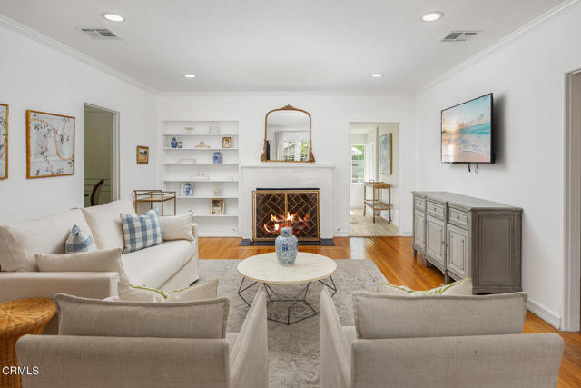 Detail Gallery Image 5 of 43 For 3408 Las Palmas Ave, Glendale,  CA 91208 - 3 Beds | 2 Baths
