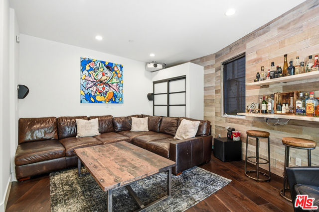 Image 19 of 33 For 5821 Lantern Court