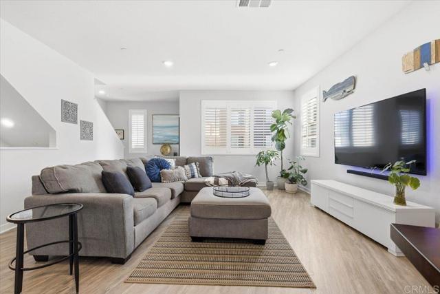 Detail Gallery Image 10 of 38 For 1837 Fauna Way, Chula Vista,  CA 91915 - 4 Beds | 3/1 Baths