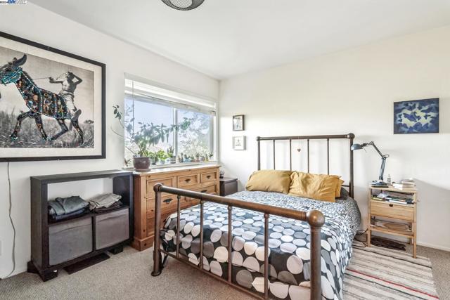 Image 25 of 39 For 15 Encina Pl