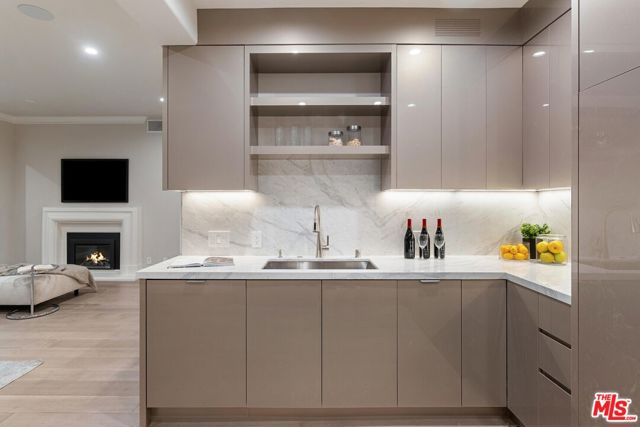 11500 San Vicente Boulevard, Los Angeles CA: https://media.crmls.org/mediaz/930641b9-65c7-4160-aba9-fdeaeaec684e.jpg