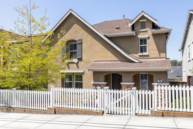 104 Meadowview Lane, Santa Cruz CA: https://media.crmls.org/mediaz/93067272-212c-405f-a0bb-276ad79f78cd.jpg
