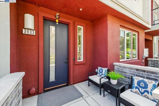 3933 Eminence St, Dublin CA: https://media.crmls.org/mediaz/9306a915-d2ba-4a38-b9f8-0c007854e3fc.jpg