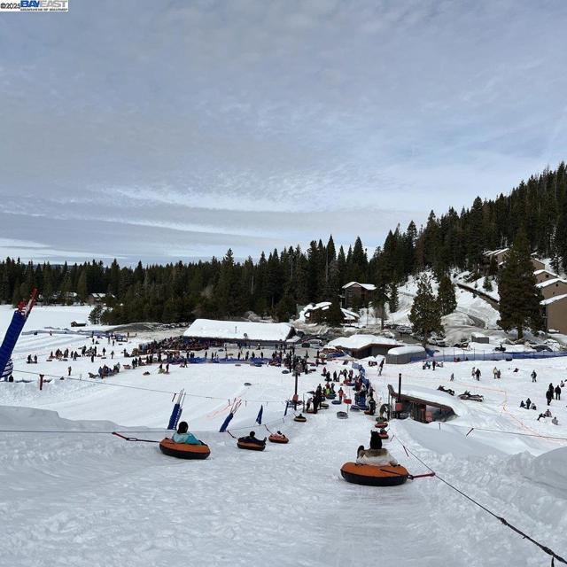 23875 Marshall Way, Twain Harte CA: https://media.crmls.org/mediaz/93074dde-151d-426b-be60-b5aa46b0e769.jpg