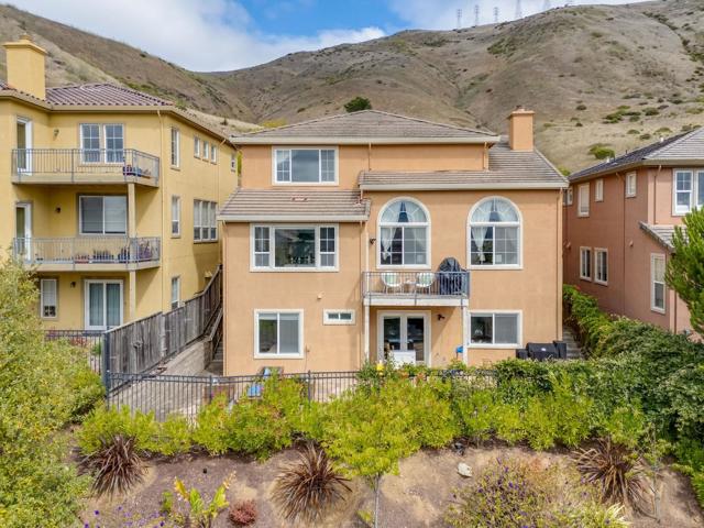 23 Pinnacle Street, South San Francisco CA: https://media.crmls.org/mediaz/93078846-6d13-425b-8c6e-124003afb6e4.jpg