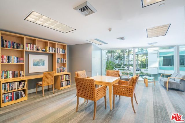 13600 Marina Pointe Drive, Marina del Rey CA: https://media.crmls.org/mediaz/9307b956-9309-427c-8309-35249ce7b3c4.jpg