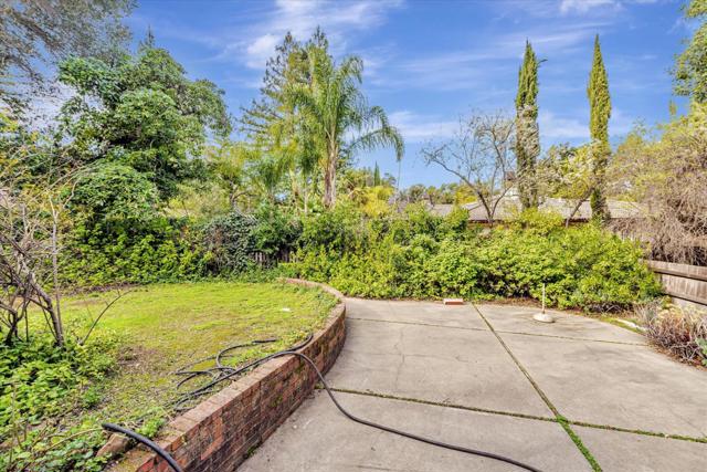 15041 Park Drive, Saratoga CA: https://media.crmls.org/mediaz/9307d9ed-08ef-44cf-b62b-3f2036d126d7.jpg