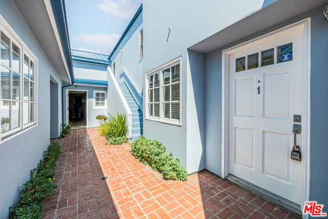 653 Marine Street photo 6