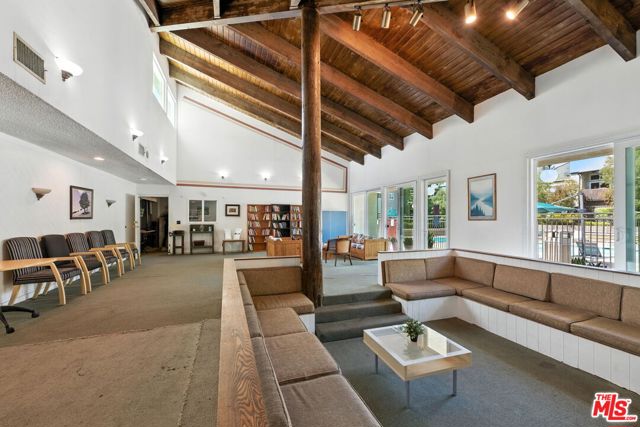 4810 Hollow Corner Road, Culver City CA: https://media.crmls.org/mediaz/9309074a-2802-4eb9-850f-d46b24bd5934.jpg