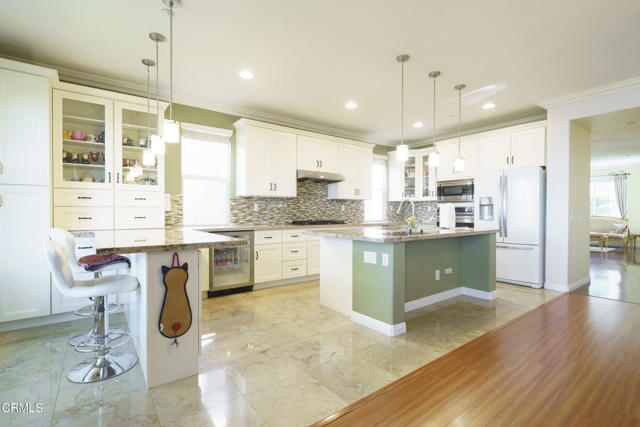 Detail Gallery Image 13 of 52 For 11071 N Tamberly Ln, Los Angeles,  CA 91042 - 4 Beds | 3 Baths