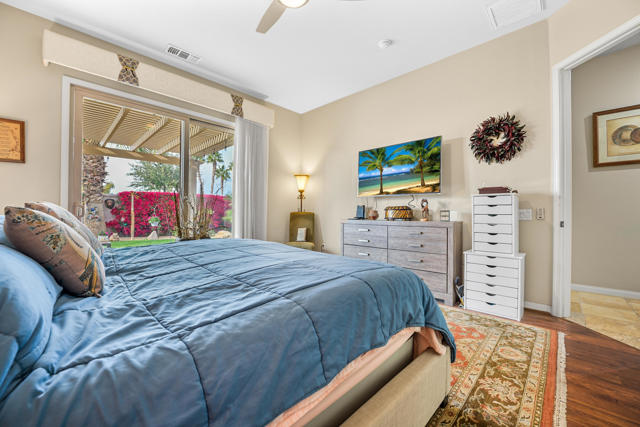 40973 Corte La Fonda, Indio CA: https://media.crmls.org/mediaz/930a1b0e-0a40-41a0-84bb-05201588f4ef.jpg