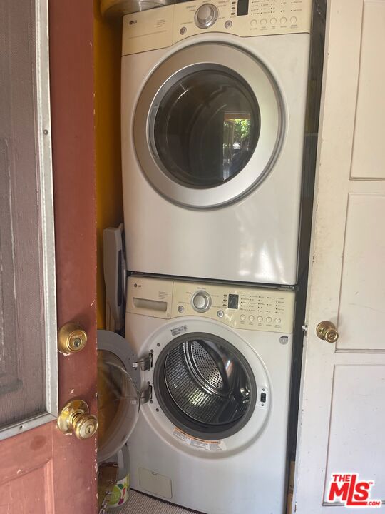 4426 Finley Avenue, Los Angeles CA: https://media.crmls.org/mediaz/930a4f45-a522-4adc-97bc-dbf2955ded63.jpg