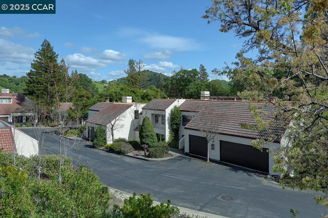 3244 Terra Granada Dr, Walnut Creek CA: https://media.crmls.org/mediaz/930a82ca-94e0-4d9c-bad3-f27f99a3571f.jpg
