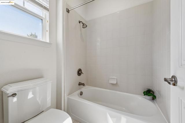 1027 Azuar Drive, Vallejo CA: https://media.crmls.org/mediaz/930ace7f-ef7c-4c66-ab10-906eee132d58.jpg