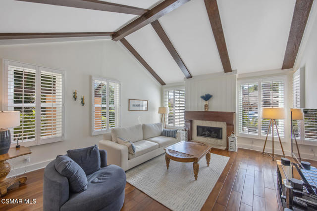 1732 Crooked Trail Place, Westlake Village CA: https://media.crmls.org/mediaz/930b05d3-5c96-48fb-b02a-609ae1ed4519.jpg