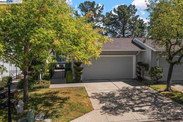 586 CAMBRIAN WAY, Danville CA: https://media.crmls.org/mediaz/930b4773-515a-4637-8fa9-8f0fdf5865c9.jpg