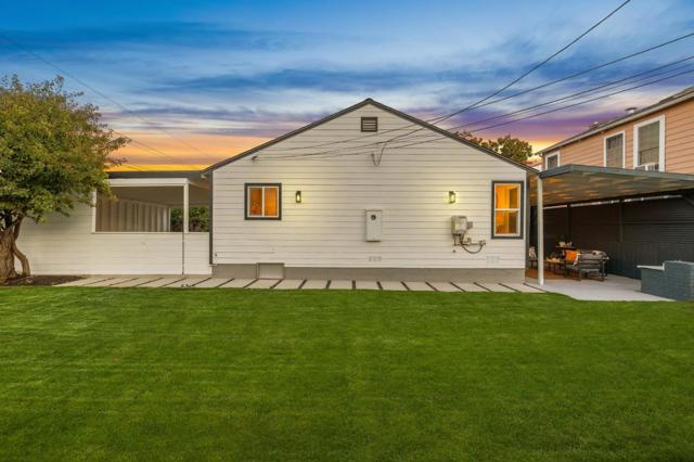 5 Olive Court, San Mateo CA: https://media.crmls.org/mediaz/930ba6d8-8880-4e2b-a971-27d70549f1a0.jpg