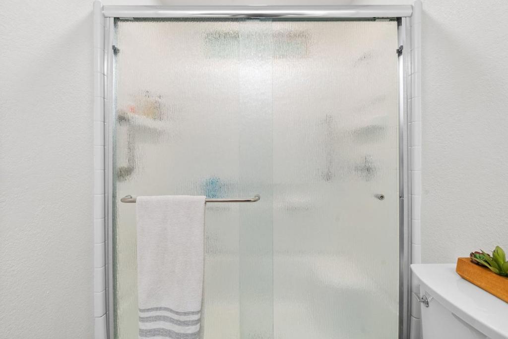 https://media.crmls.org/mediaz/930bbdc1-f51f-441b-aa45-00e220f60e79.jpg?preset=X-Large