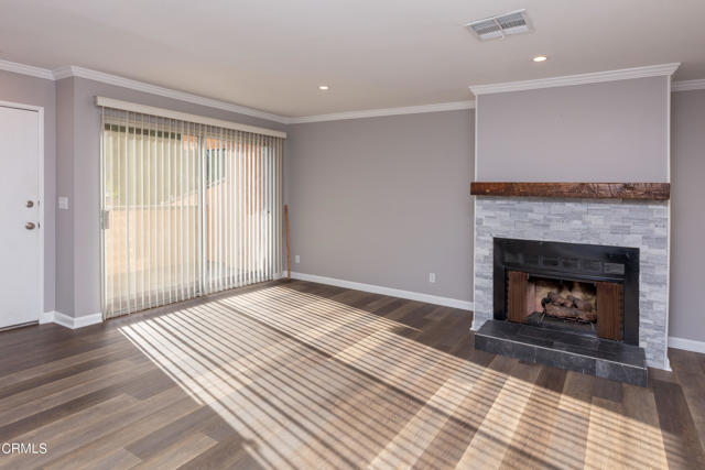 Detail Gallery Image 6 of 25 For 677 County Square Dr #59,  Ventura,  CA 93003 - 2 Beds | 2/1 Baths