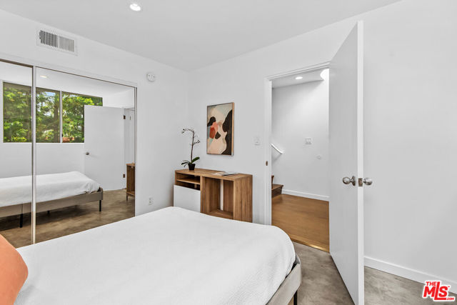 1024 Bay Street, 5 photo 6
