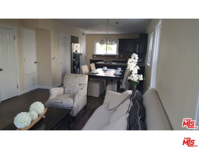 4514 W 11th Place, Los Angeles CA: https://media.crmls.org/mediaz/930ca33a-1968-4d2f-bf0f-b97ac45f23d9.jpg
