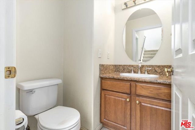 18806 Hatteras Street, Tarzana CA: https://media.crmls.org/mediaz/930d19d2-506e-4056-a6a2-cb97ba21f41d.jpg