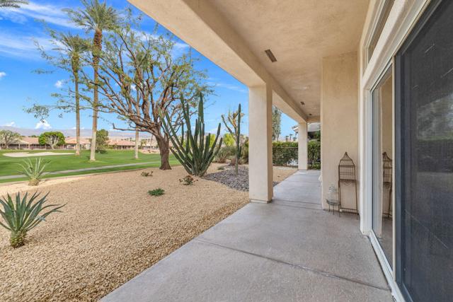 78252 Kensington Avenue, Palm Desert CA: https://media.crmls.org/mediaz/930d37a3-a63c-41e4-af0f-01a81a768643.jpg