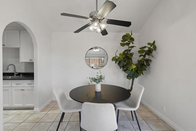 Detail Gallery Image 9 of 20 For 157 Belfast Gln, Escondido,  CA 92027 - 3 Beds | 2 Baths