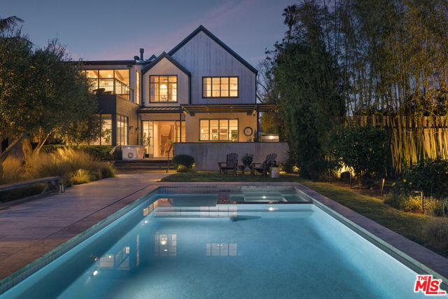 1215 Appleton Way, Venice CA: https://media.crmls.org/mediaz/930e8a63-6cc4-4561-b61d-0e0617b47529.jpg