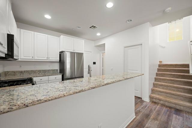 1718 Santa Ivy Ave, Chula Vista CA: https://media.crmls.org/mediaz/93107cb5-5c74-4798-80fb-6becc27b29df.jpg