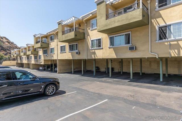 5055 Collwood Blvd, San Diego CA: https://media.crmls.org/mediaz/93107dd8-c2c5-4dbb-921d-a9e905b9cd6e.jpg