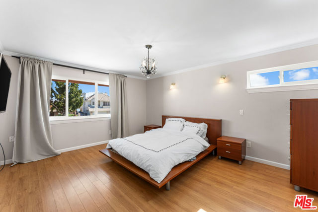 18032 Mariner Drive, Victorville CA: https://media.crmls.org/mediaz/9310808a-70fd-4e2d-8125-d8717f239083.jpg