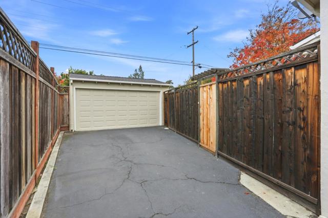 680 N Winchester Boulevard, Santa Clara CA: https://media.crmls.org/mediaz/93122b86-efb7-4c58-8787-a9a49a123bf6.jpg