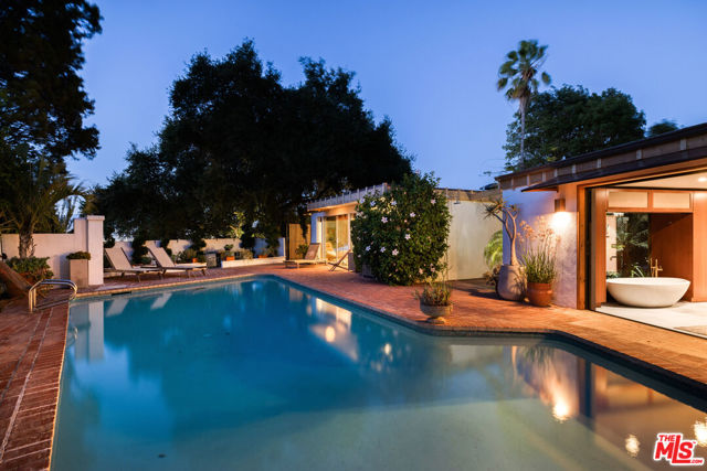 3307 Bonnie Hill Drive, Los Angeles CA: https://media.crmls.org/mediaz/9312fb44-355c-4bf2-b6f8-19f5a6571a78.jpg