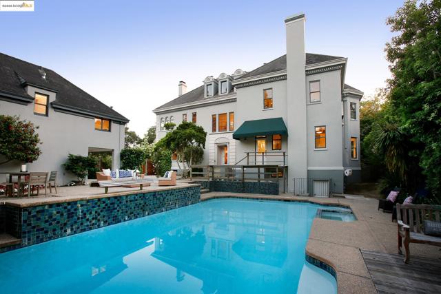 22 Sea View Ave, Piedmont CA: https://media.crmls.org/mediaz/931341c8-5b08-4a77-8200-c11af0fbad6a.jpg