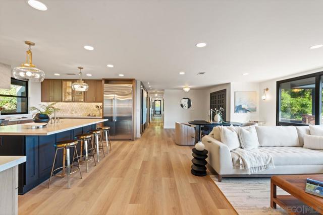 4911 Beaumont Dr, La Mesa CA: https://media.crmls.org/mediaz/931409e2-ad5e-4844-a9f7-261388ce42b8.jpg